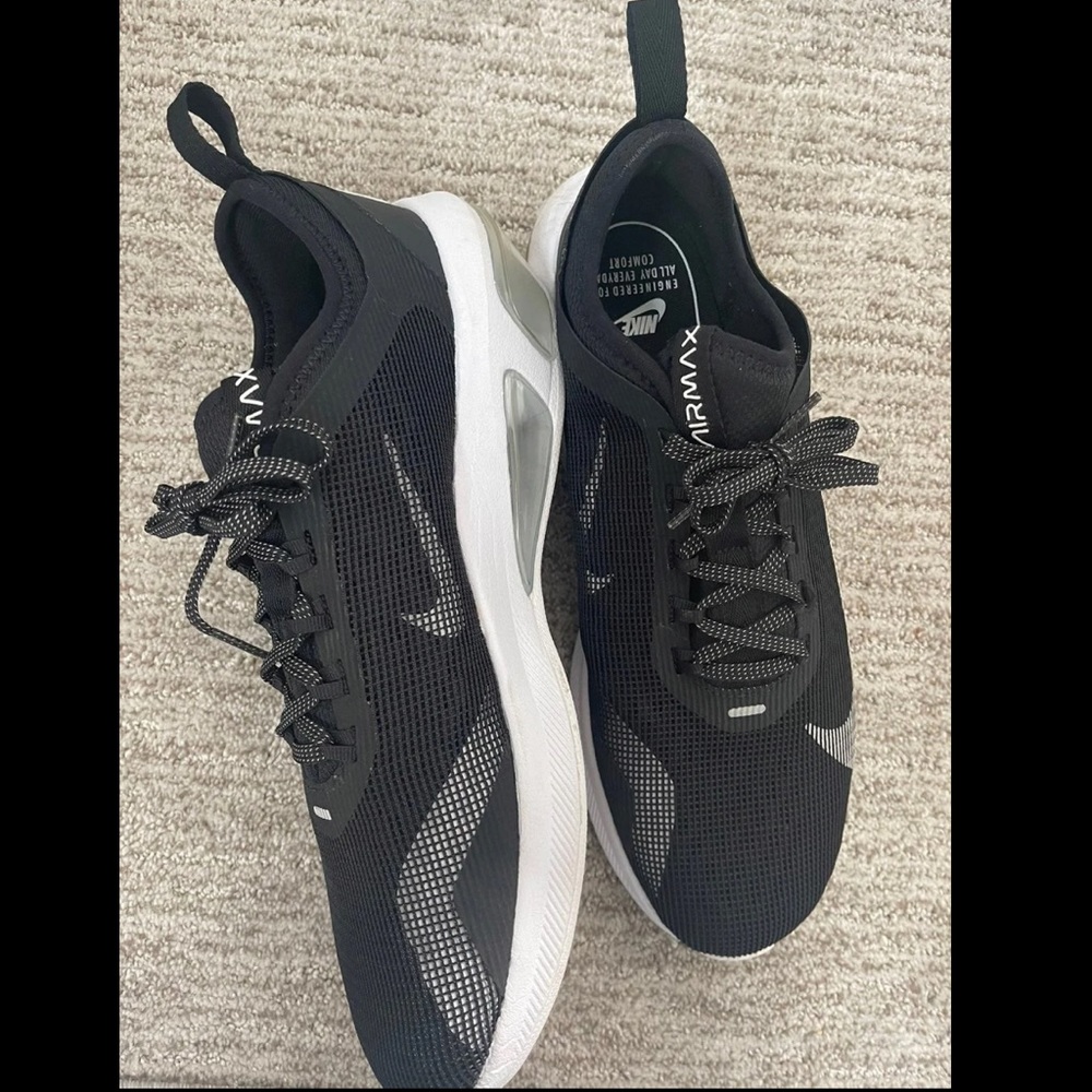 Men’s Nike shoes